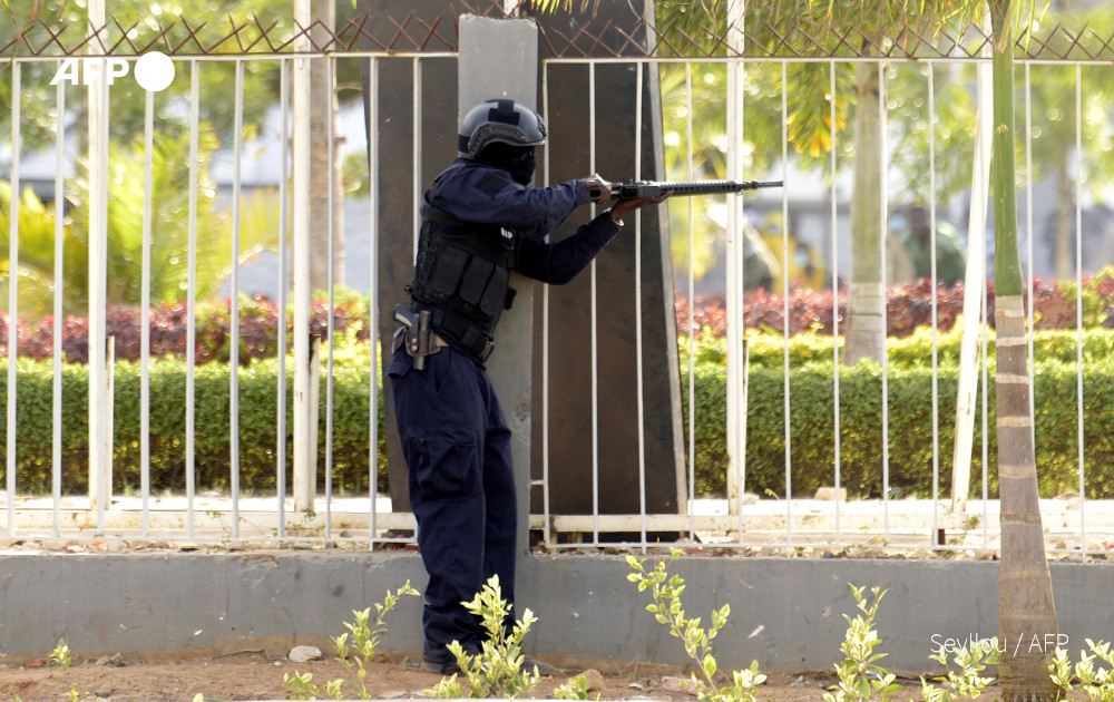 Senegalese police have clashed with supporters of opposition leader Ousmane Sonko, leaving one person dead, police say - the first death in protests sparked by Sonko's arrest.   Police lead an operation in Dakar to clear out university students protesting in support of Sonko