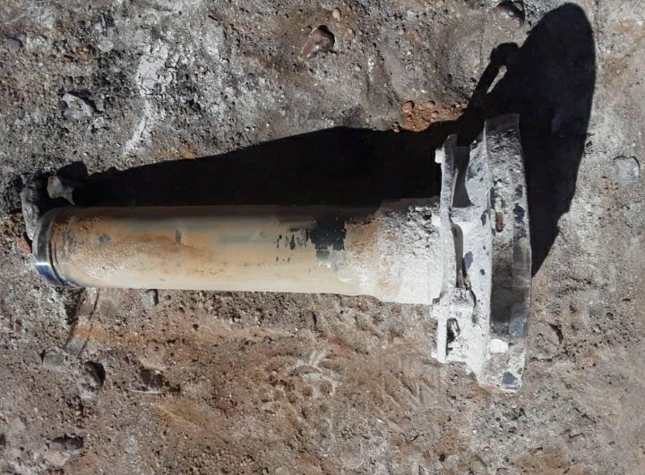 Regarding the ammunition used, the Sahrawi journalist showed some debris that might indicate the initial diameter but no more than that. On the other hand, we got our hands on the photos taken by the MINURSO mission that conducted the investigation last November 3, and we can confirm that it is a MAM submunition