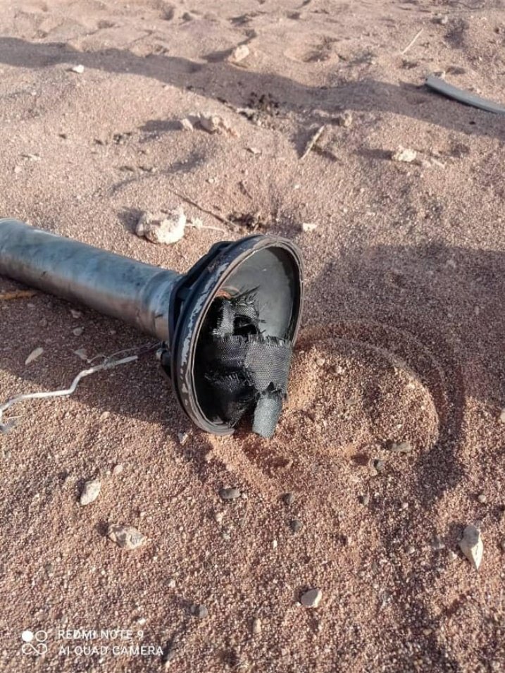 Regarding the ammunition used, the Sahrawi journalist showed some debris that might indicate the initial diameter but no more than that. On the other hand, we got our hands on the photos taken by the MINURSO mission that conducted the investigation last November 3, and we can confirm that it is a MAM submunition