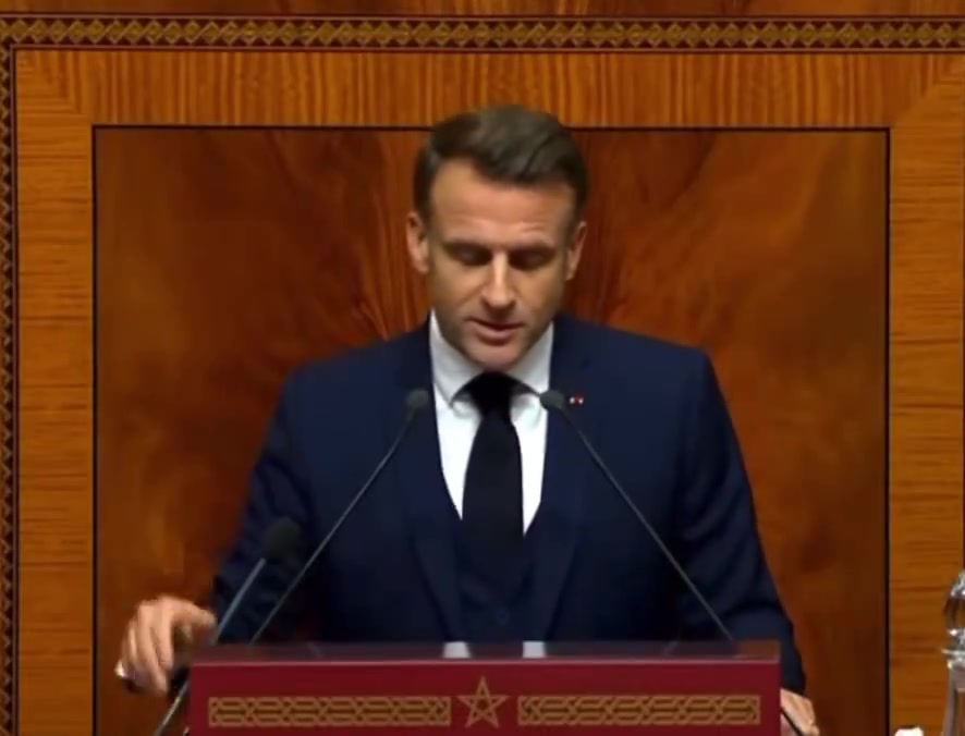 Macron a déclaré que le territoire contesté du Sahara occidental appartient au Maroc lors d'un discours au Parlement marocain  Le présent et l'avenir de cette région [le Sahara occidental] font partie de la souveraineté marocaine