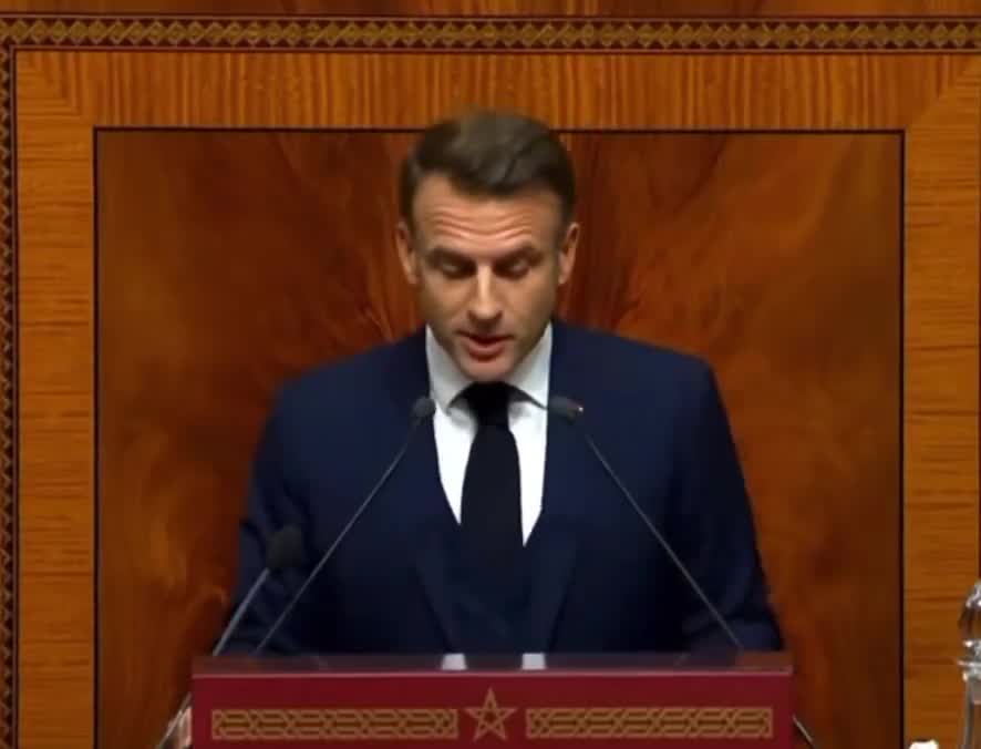 Macron a déclaré que le territoire contesté du Sahara occidental appartient au Maroc lors d'un discours au Parlement marocain  Le présent et l'avenir de cette région [le Sahara occidental] font partie de la souveraineté marocaine