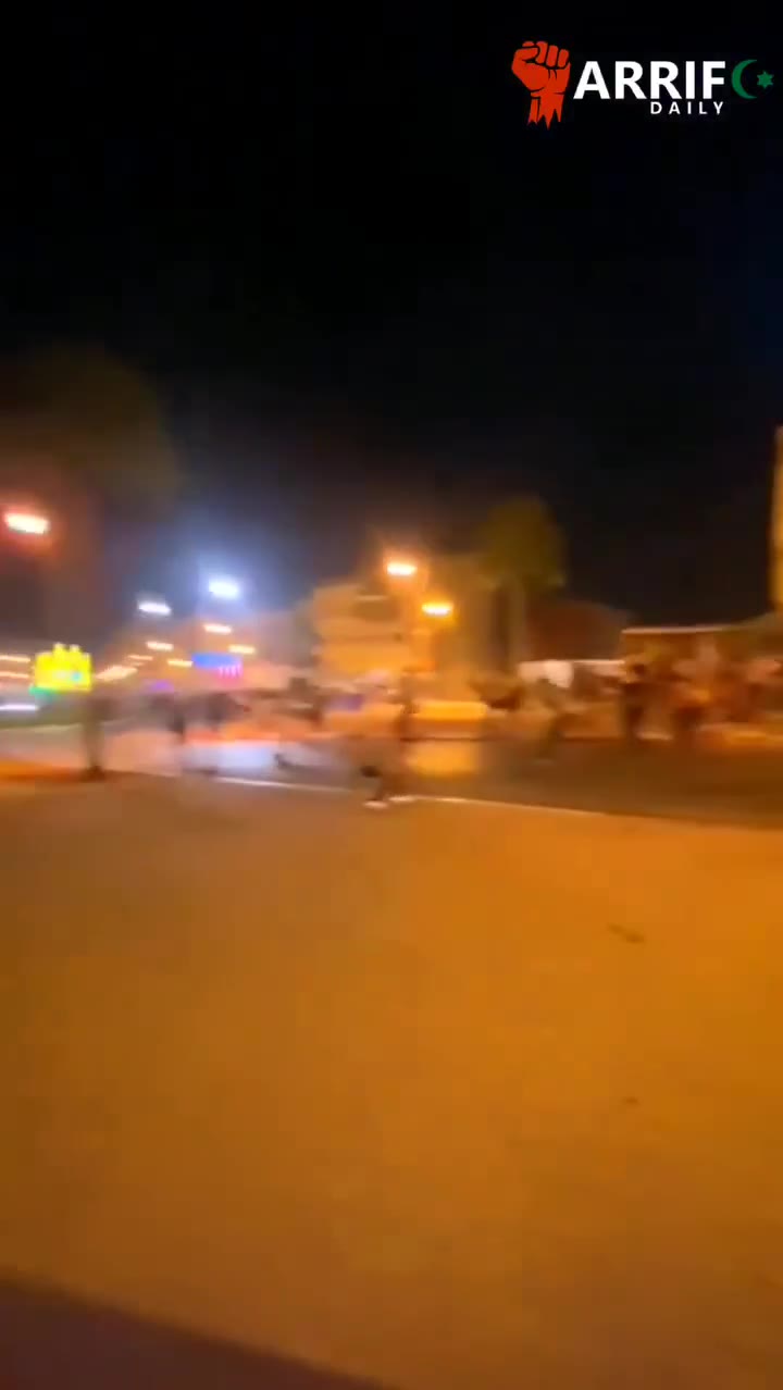 Morocco: following the passing of Ahmed Zafzafi and the appearance of his son Nasser, the country's most famous political prisoner, at his funeral, the situation in the Rif is tense.Last night protesters clashed with riot police right in the center of al-Hoceima