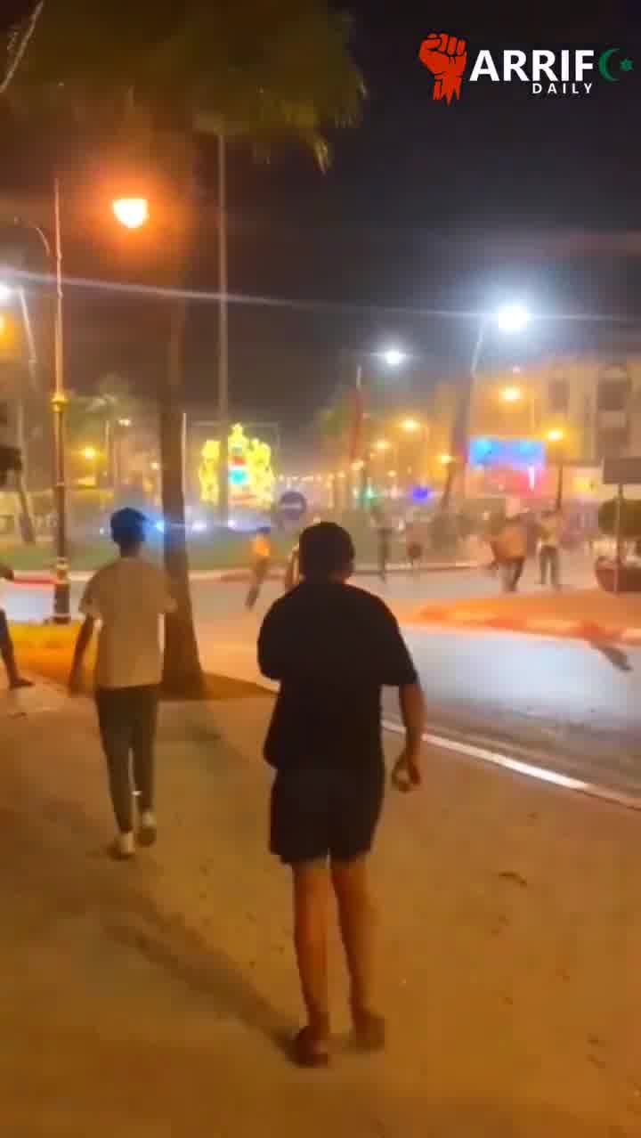 Morocco: following the passing of Ahmed Zafzafi and the appearance of his son Nasser, the country's most famous political prisoner, at his funeral, the situation in the Rif is tense.Last night protesters clashed with riot police right in the center of al-Hoceima