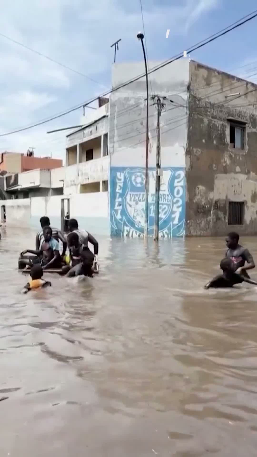 Senegal hit by torrential rains. Dakar affected, floods cause chaos in several districts of the capital.
